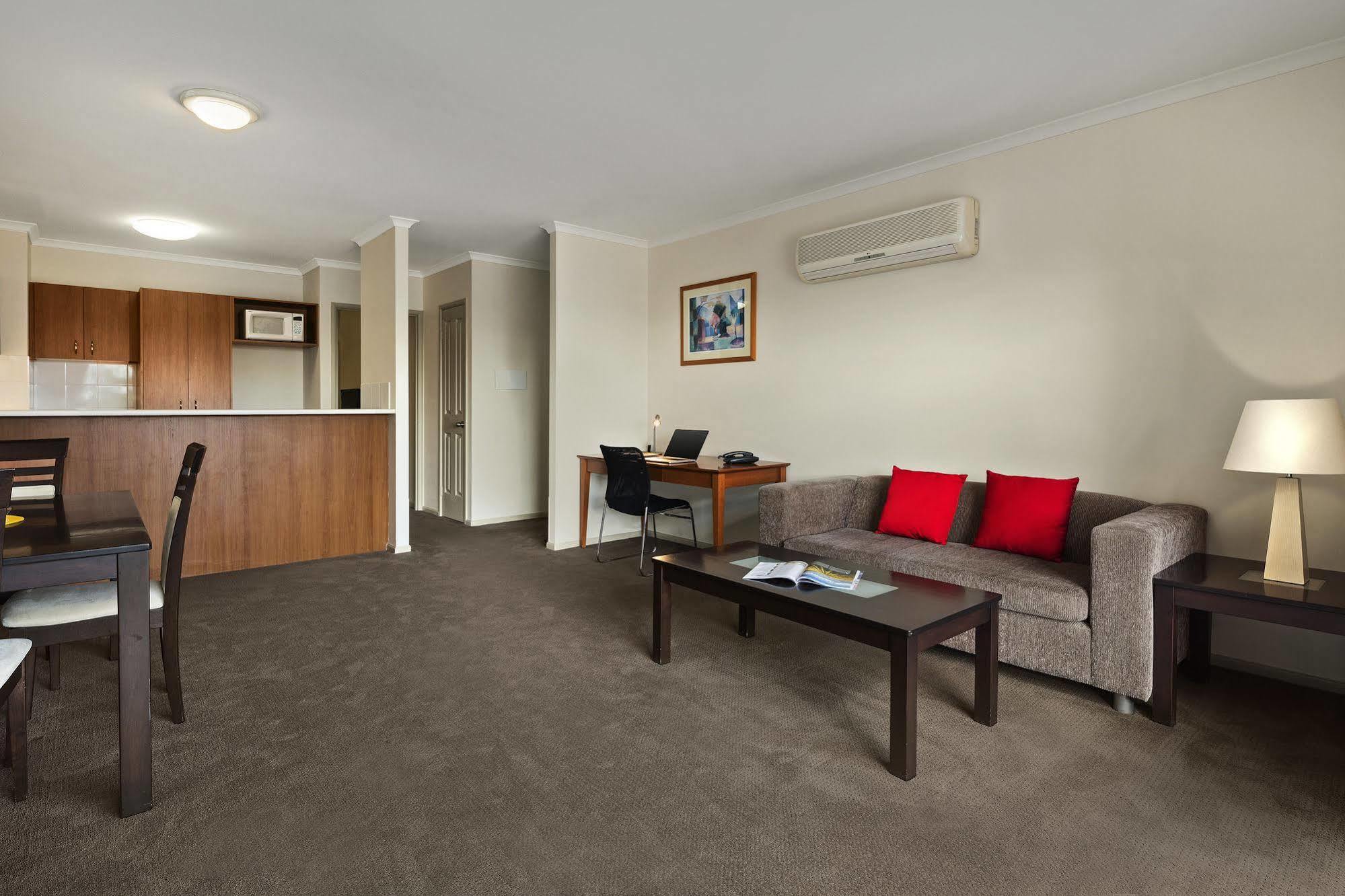Quest Tamworth Aparthotel Екстериор снимка